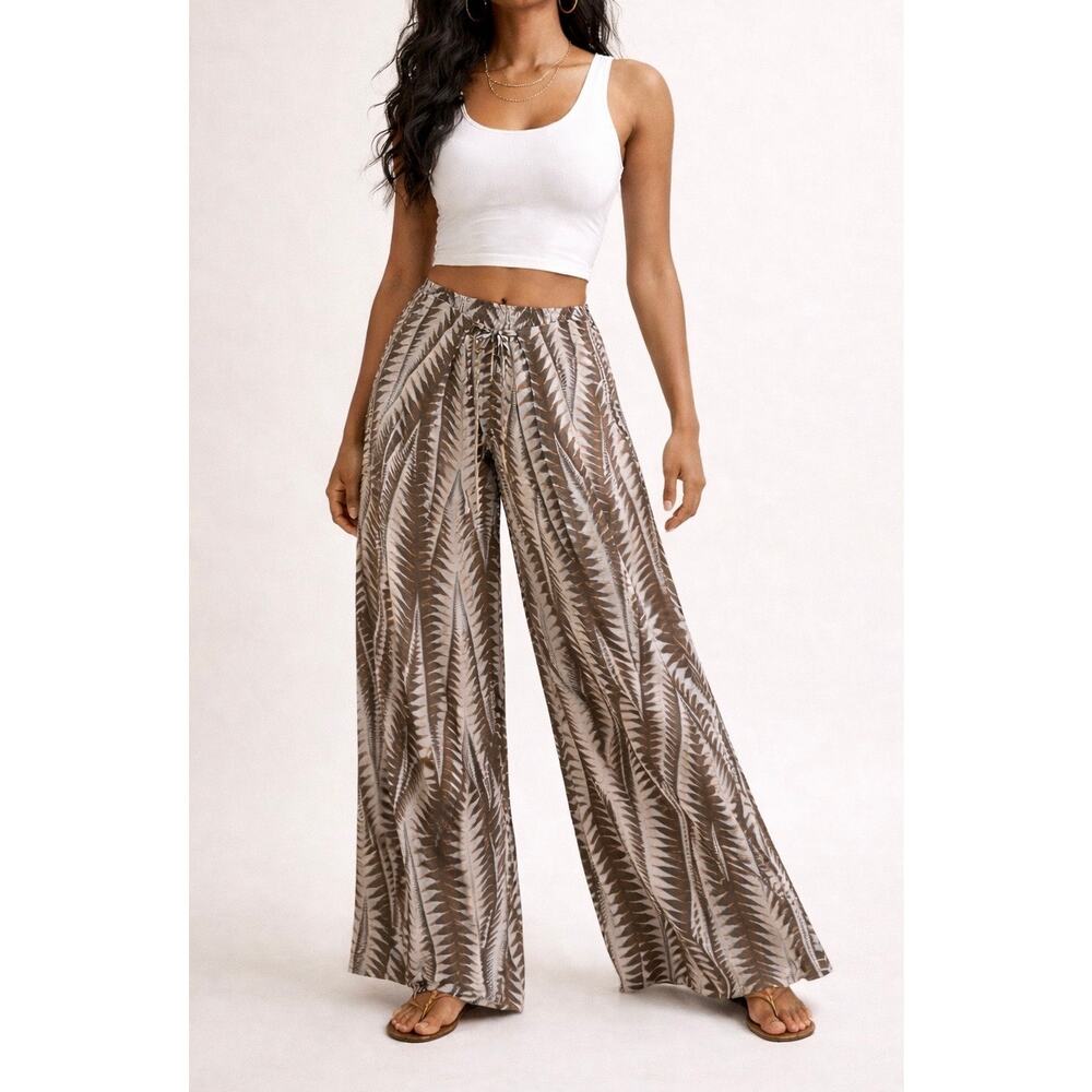 High-waist elastic waistband with adjustable drawstring